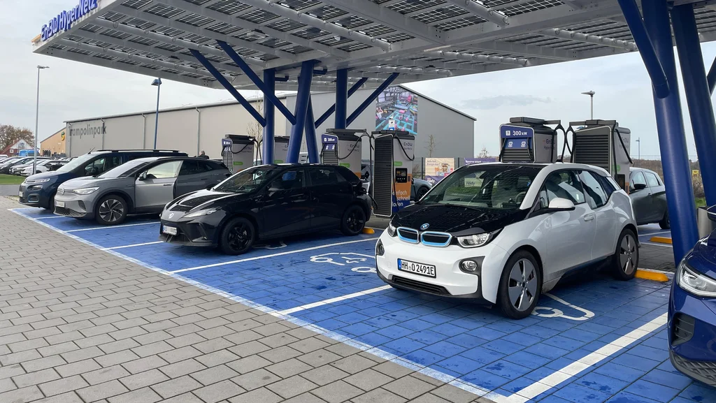 BMW i3: Kohti rajallista toimintamatkaa