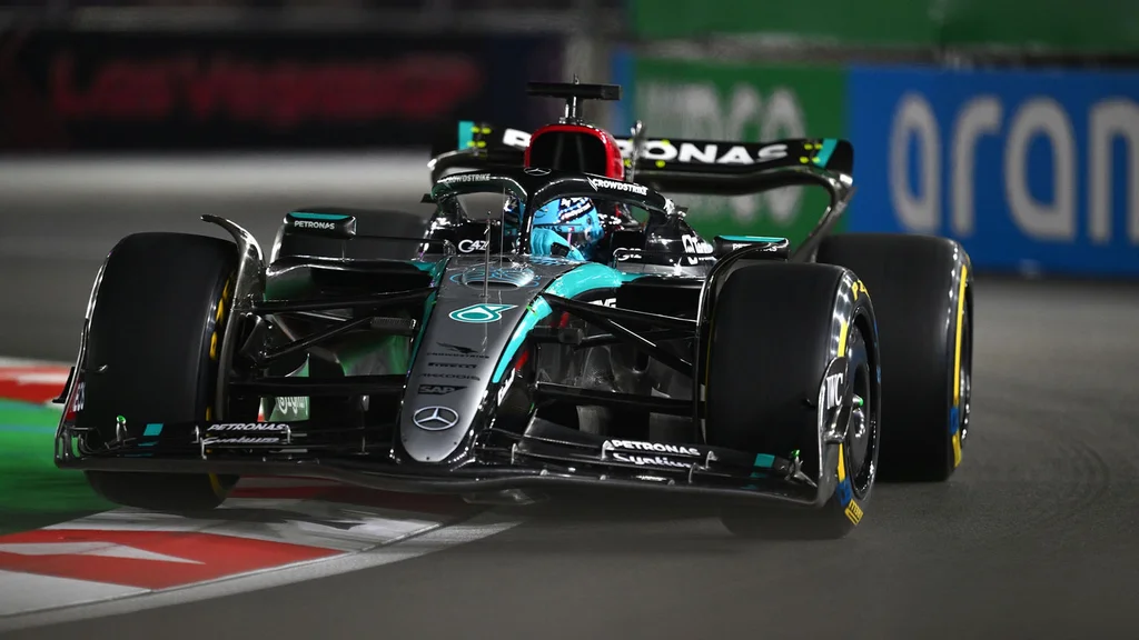 Mercedes stjeler showet i Formel 1 Las Vegas