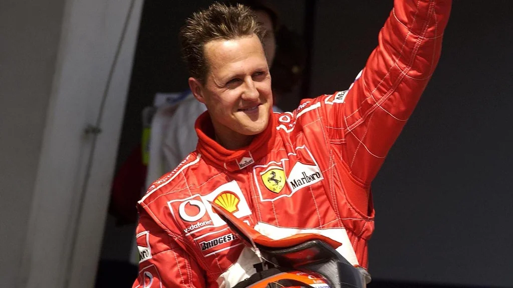 Michael Schumacher underskriver hjelm til velgørenhed