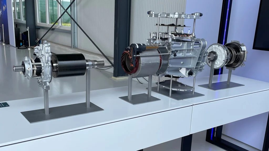 Banebrydende drivteknologi fra ZF til elbiler