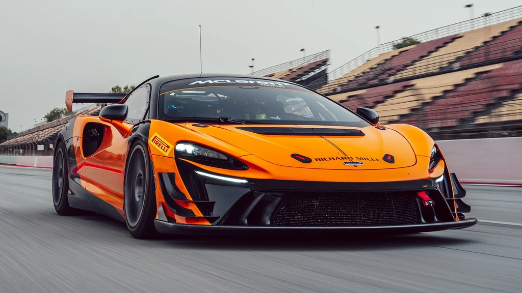 McLaren Artura Trophy Evo: Amatöörikäyttäjän Unelma