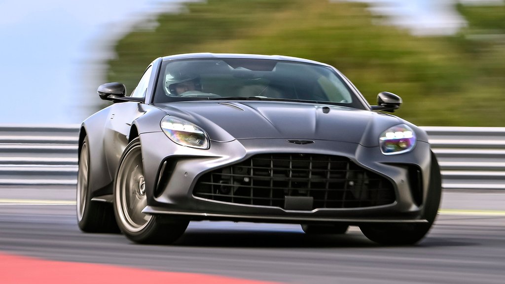 Aston Martin Vantage Coupé (2024): Kraft og Design