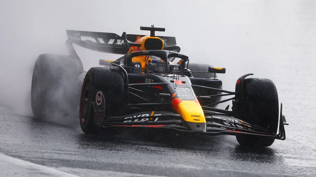 Verstappen vinner regnfylt GP i Brasil