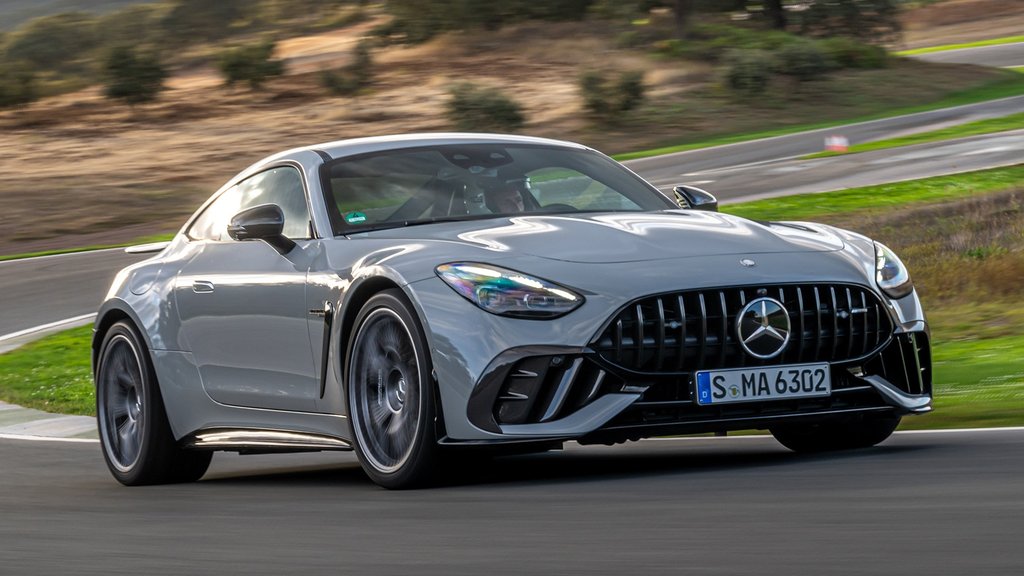 Mercedes-AMG GT 63 PRO: Uutta Urheilullisuutta