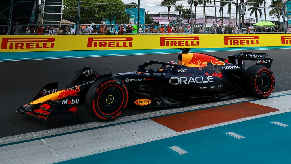 Verstappen ifrågasätter framtiden i F1