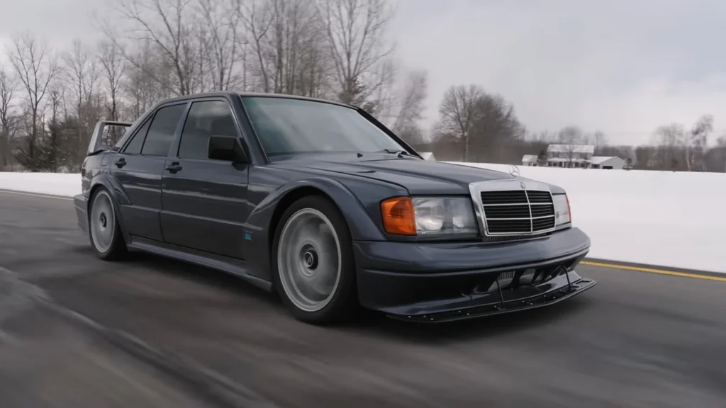 Överraskande Motorunder Huven på Mercedes 190 E Evo II