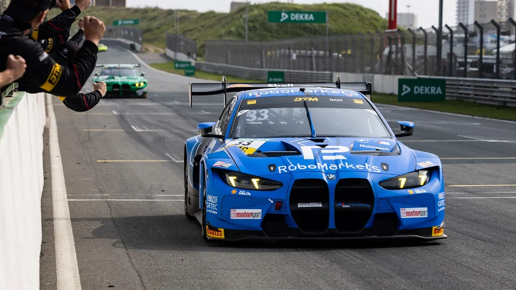 Rene Rast vinder DTM i Zandvoort trods smerte