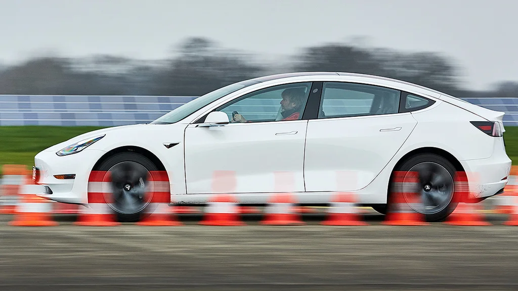 KBA's Efterforskning af Tesla Autopilot