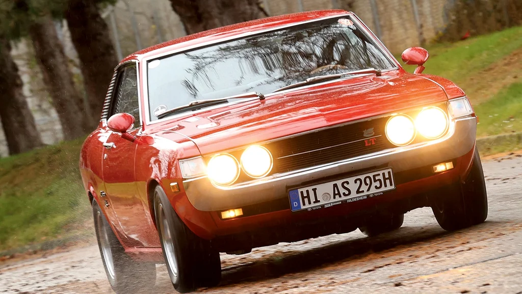 Tutustu Toyota Celica Typ TA22 -malliin