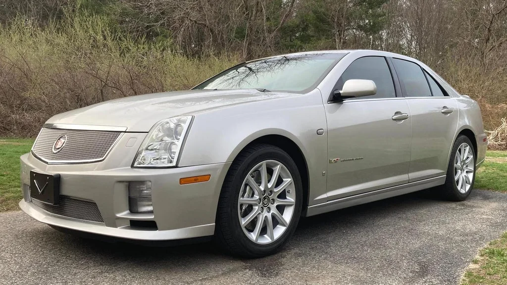 2007 Cadillac STS-V: Skrytý výkon a luxus