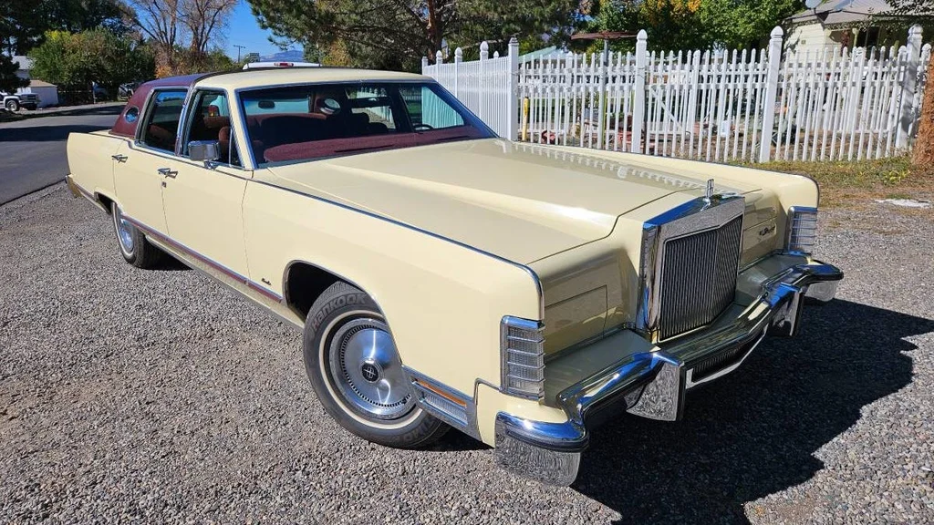 1979 Lincoln Continental za 8200 dolarů?