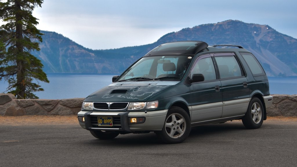 Mitsubishi Chariot Resort Runner GT: Evo Minivan