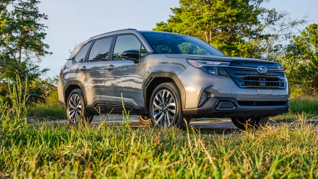 Subaru Forester 2025: praktyczność w najlepszym wydaniu