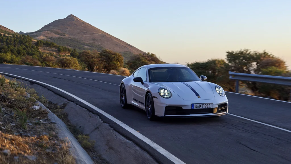 Porsche 911 Carrera T - Manualna wersja dla purystów