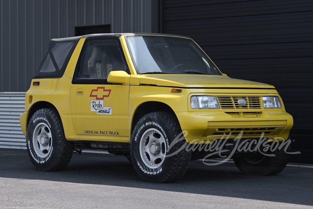 Prodej konceptu Geo Tracker s motorem Camaro