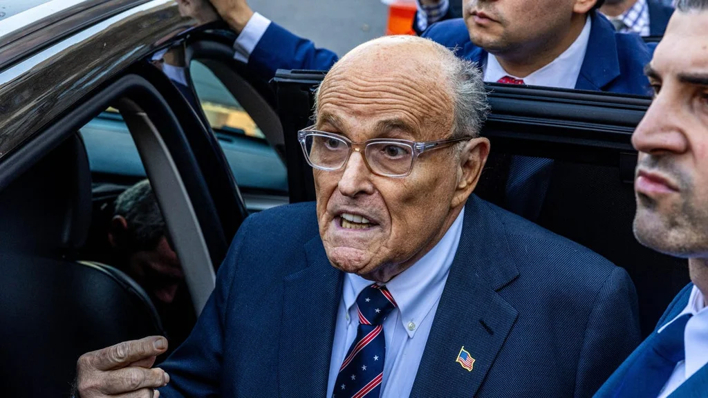 Rudy Giuliani: prawnik prosi o rezygnację