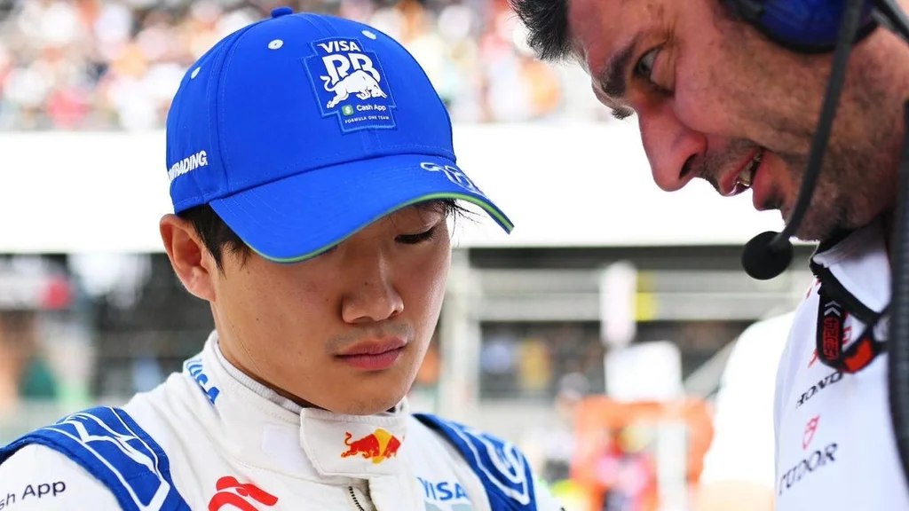Yuki Tsunoda zadržaný na hranici USA