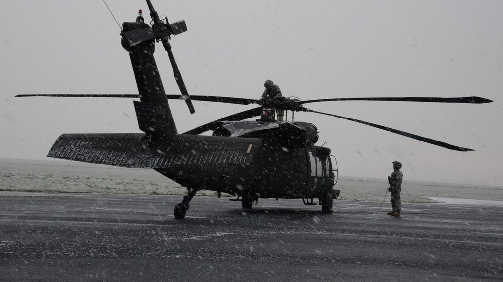 Nehoda snowmobilisty s helikoptérou Black Hawk