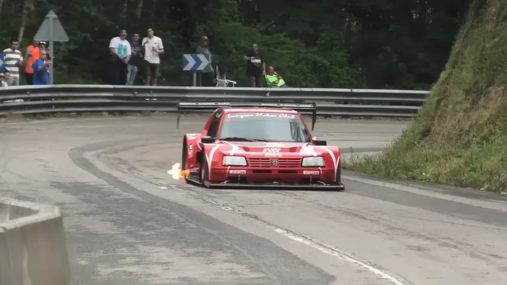 Peugeot 205 T16: Nejrychlejší hatchback roku 2024