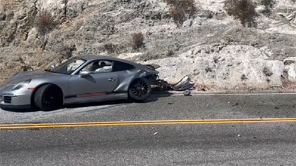 Nešťastná nehoda Porsche na Angeles Crest