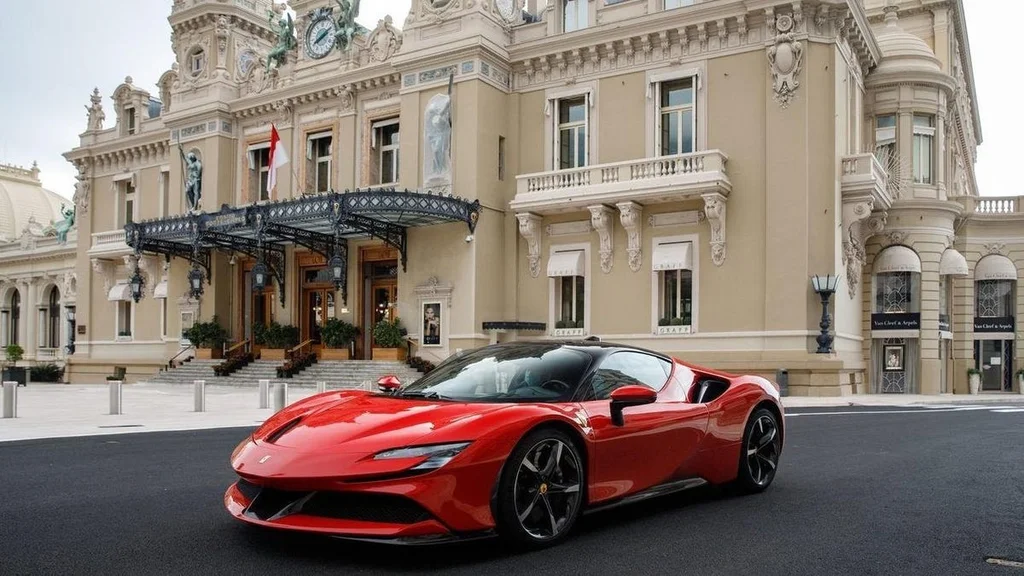 Ferrari SF90: 200 tys. dolarów w długach!
