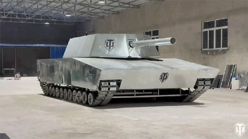 Inovatívny simulátor tankov s realistickým zážitkom