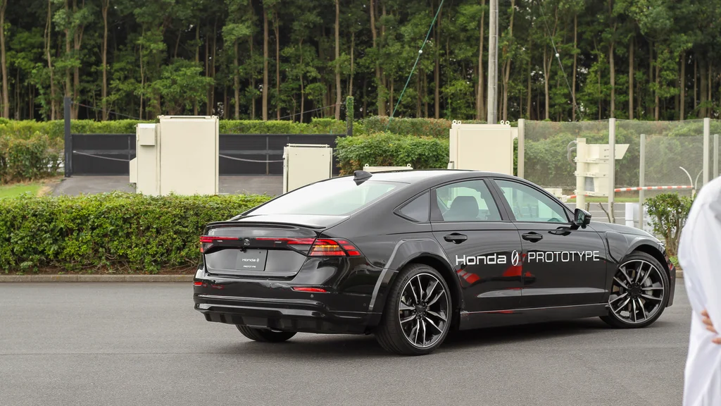 Honda začína s výrobou pevných batérií