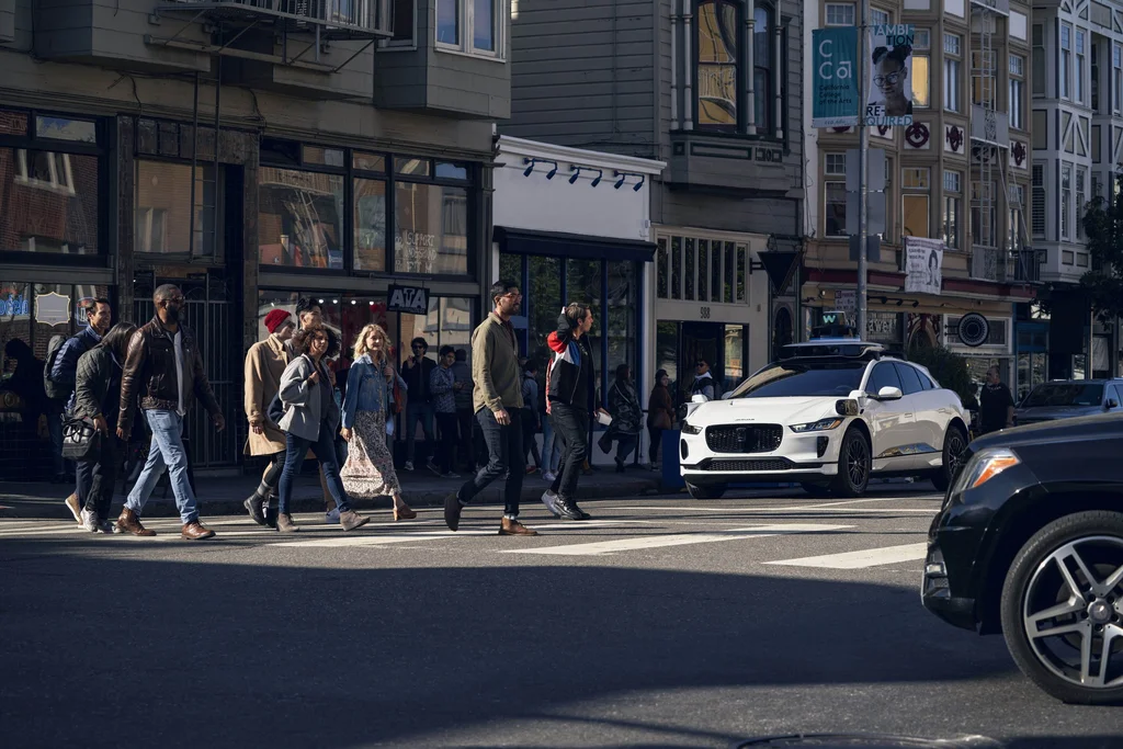 Waymo zbiera 5,6 miliarda dolarów na rozwój