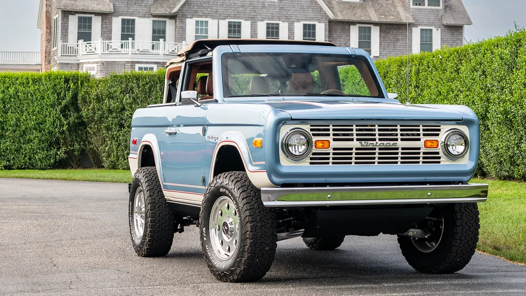 Ford žaluje Vintage Broncos za porušenie známky