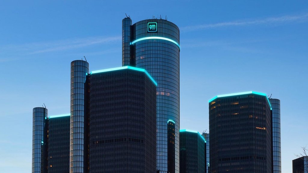 Renesansowe Centrum GM w Detroit - co się dzieje?
