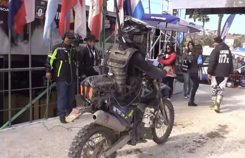 Jazdec na motorke šokoval na Baja 1000