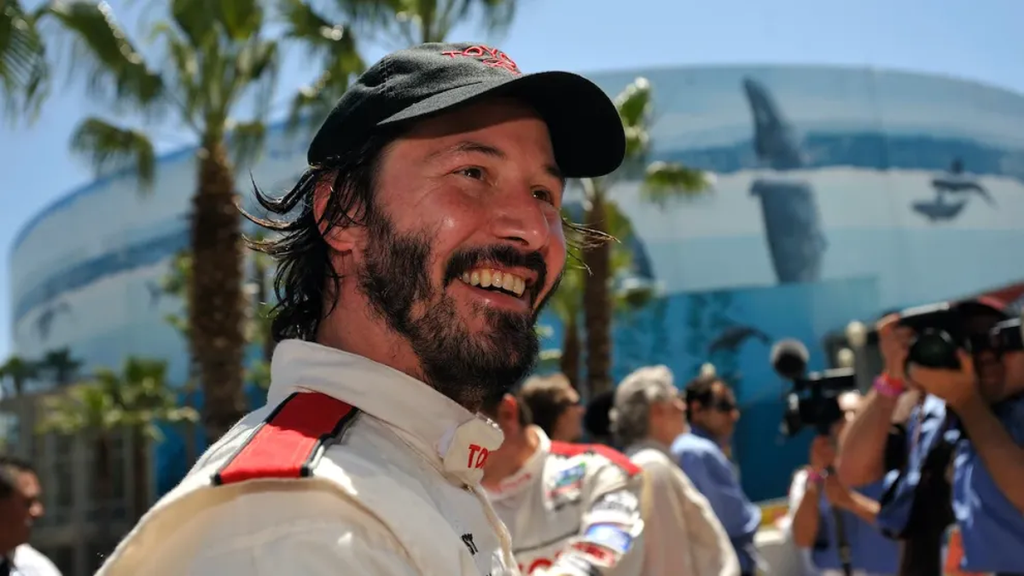 Keanu Reeves se vrací na závodní trať