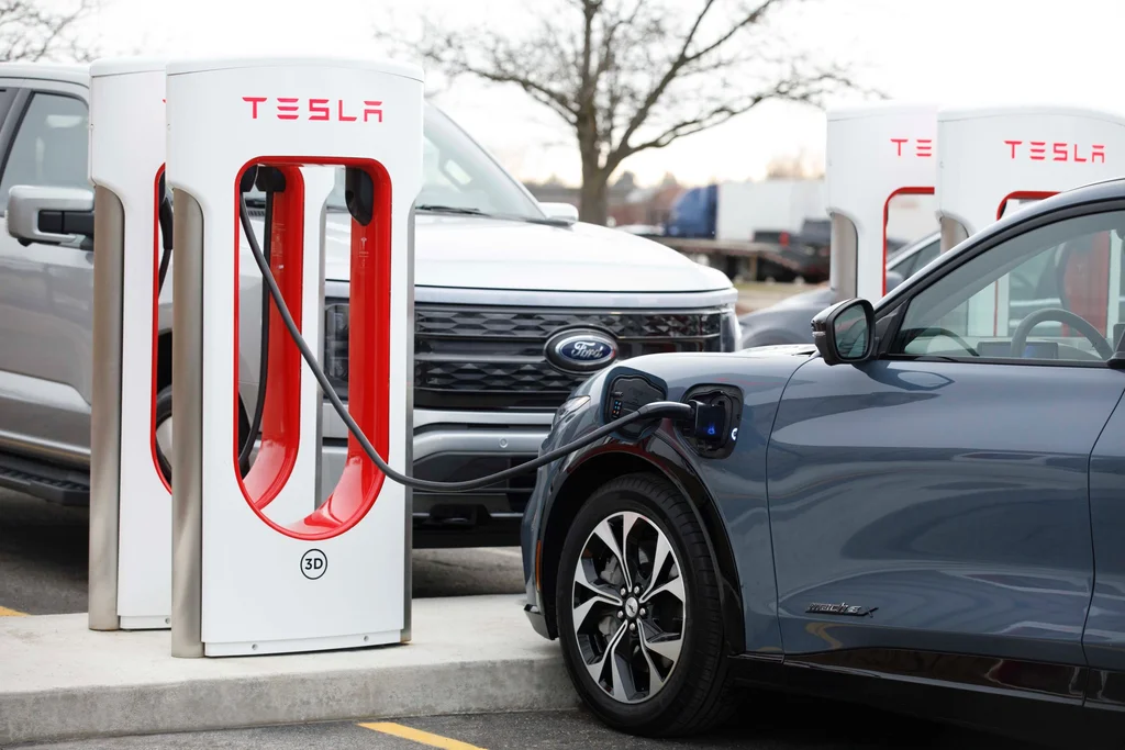 Ford mění adaptéry NACS kvůli problémům s nabíjením