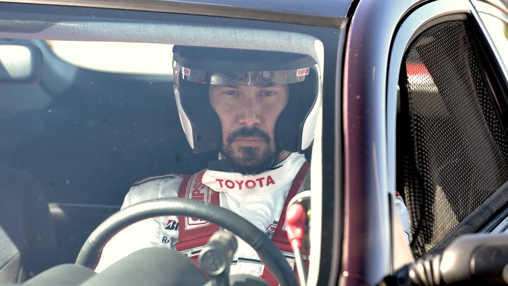 Keanu Reeves závodí s Toyota GR86 v Indy