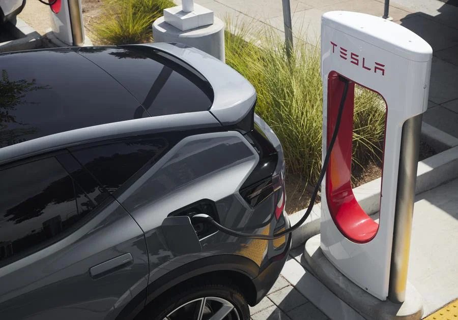 Polestar získává přístup k Tesla Superchargerům