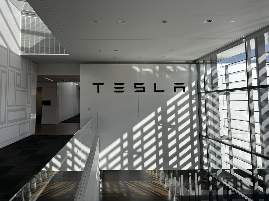 Tesla plánuje interní výrobu LFP baterií