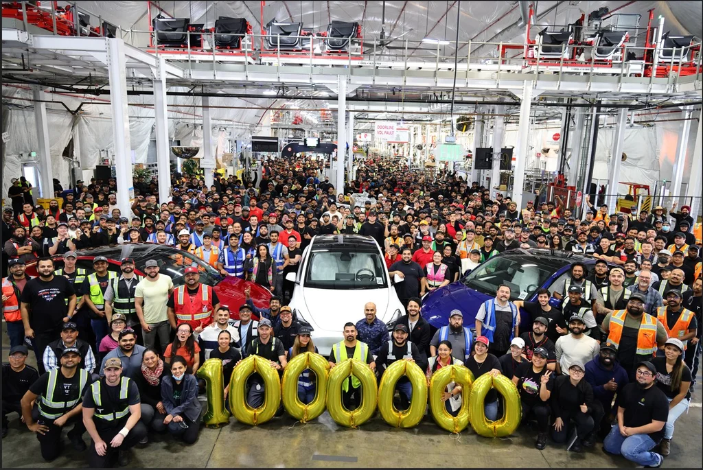 Tesla slaví 1 milion Modelů Y