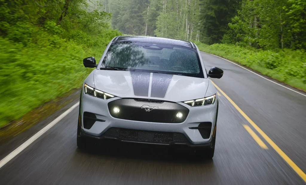Ford, 2024'te Elektrikli Mustang Satışında Önde