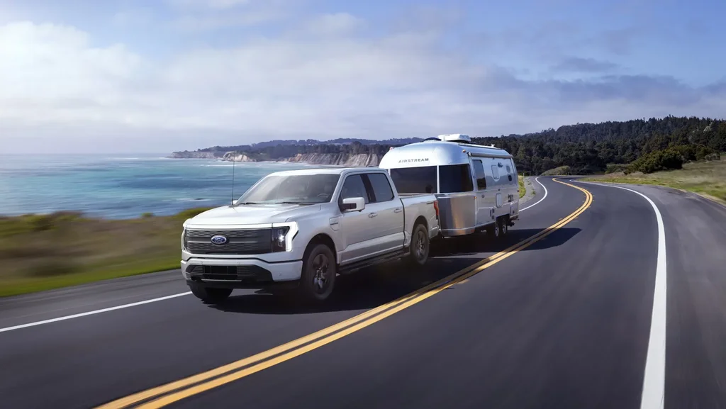 2025 Ford F-150 Lightning Fiyatları ve Özellikler