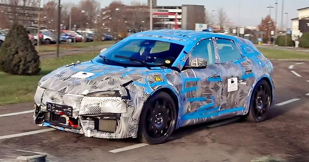 Ferrari'nin İlk Elektrikli Aracı Tanıtıma Hazır