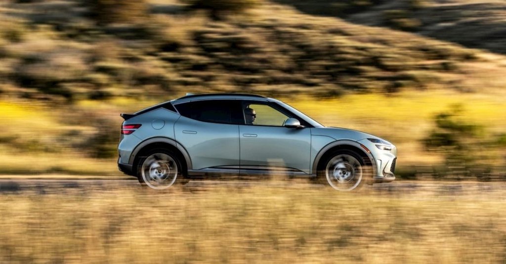 Güncellenmiş Genesis GV60 Yolcu Taşırken Görüntülendi