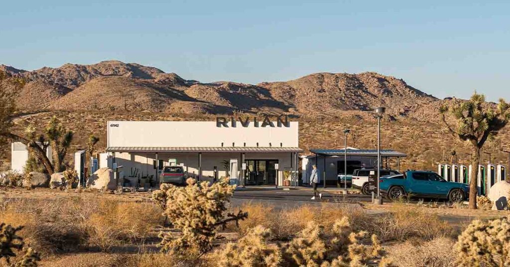 Rivian yeni Şarj Noktası ile Tüm Elektrikli Araçlara Açılıyor