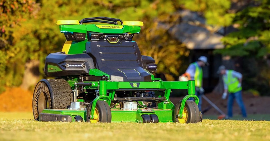 John Deere Otonom Çim Biçme Robotu Howard
