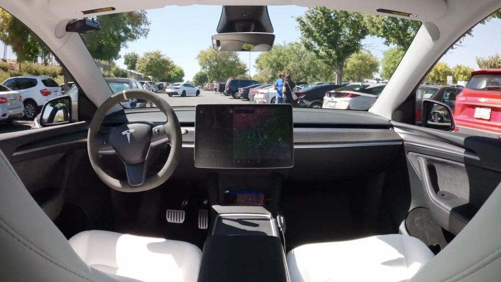 Tesla'dan Avrupa ve Ortadoğu'ya Çağırma Özelliği