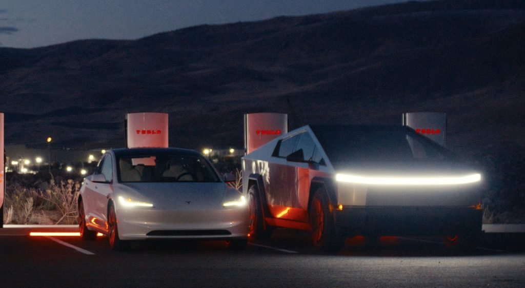 Tesla Cybertruck'a Hızlı Şarj Dönemi