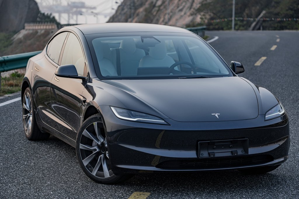 Tesla'nın Otonom Sürüşü Çin'de Yakınlaşıyor