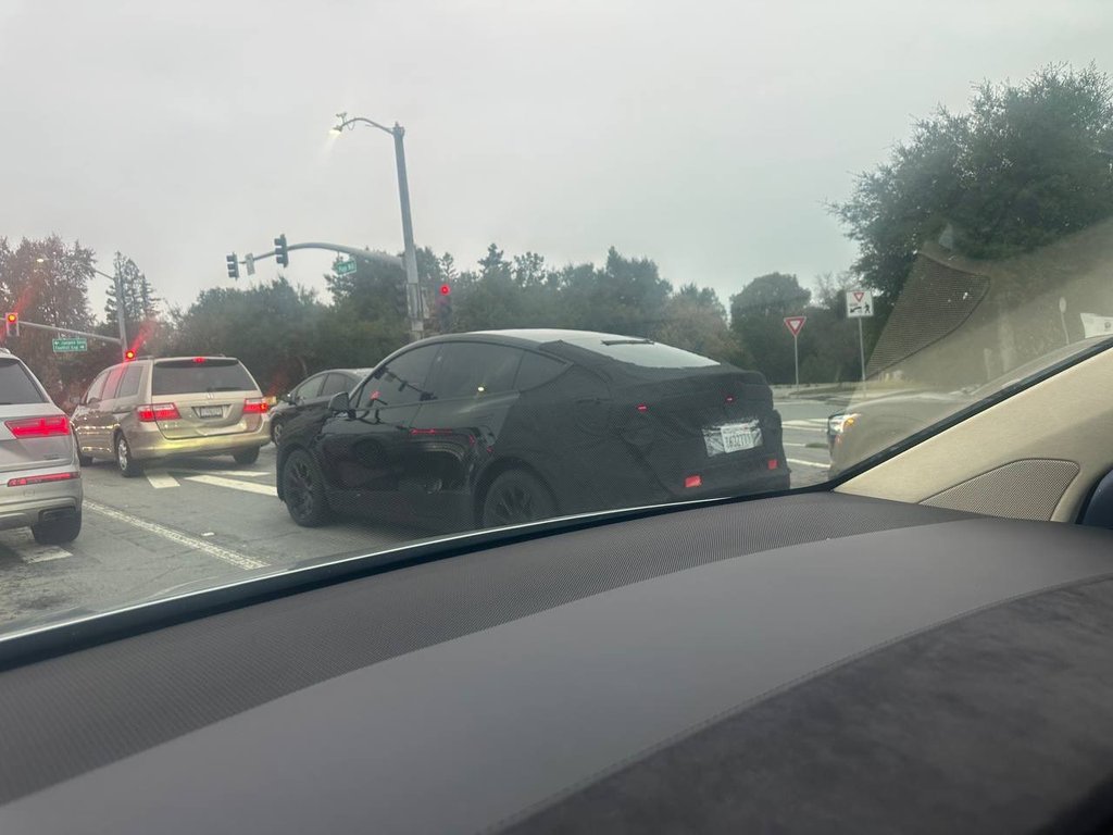 Tesla Model Y “Juniper” Prototipleri Görüntülendi