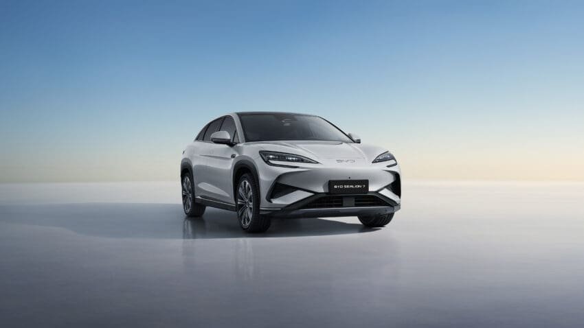 BYD Yevropadagi Ikkinchi Yiliga Salom Beradi