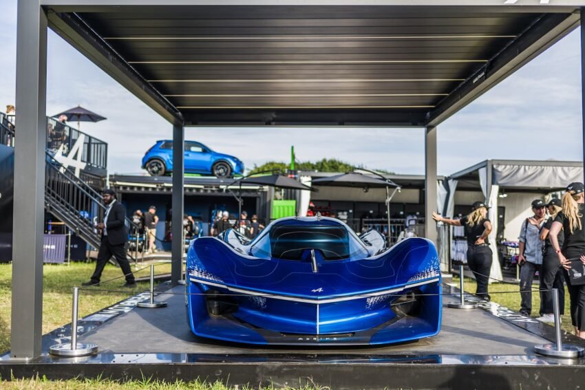 Alpine yangi superkarini taqdim etmoqda