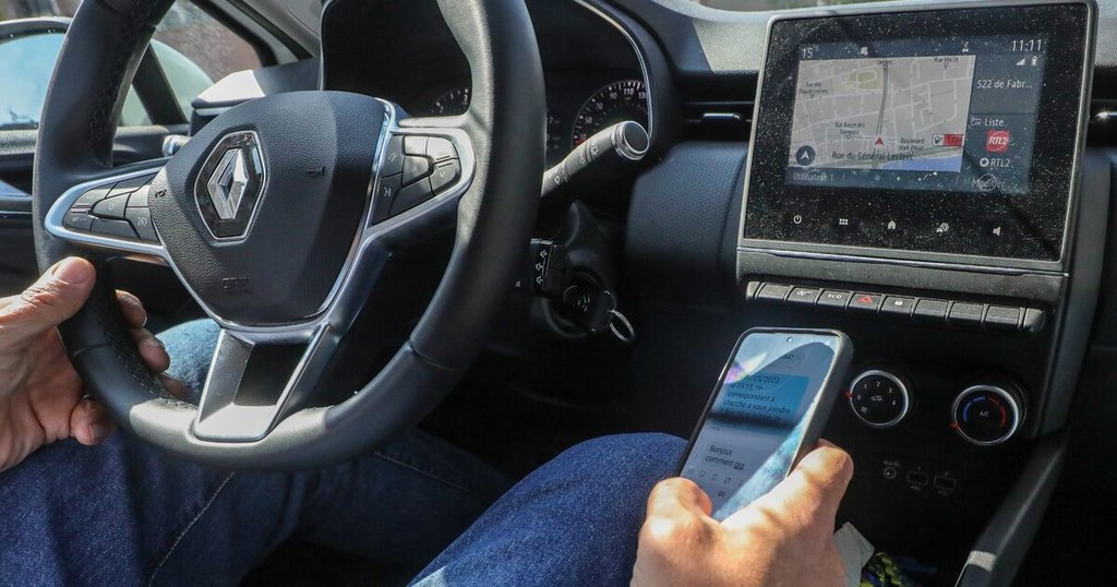 Fransiýada Telefon bilen Sürüjilik Bäşirilýär